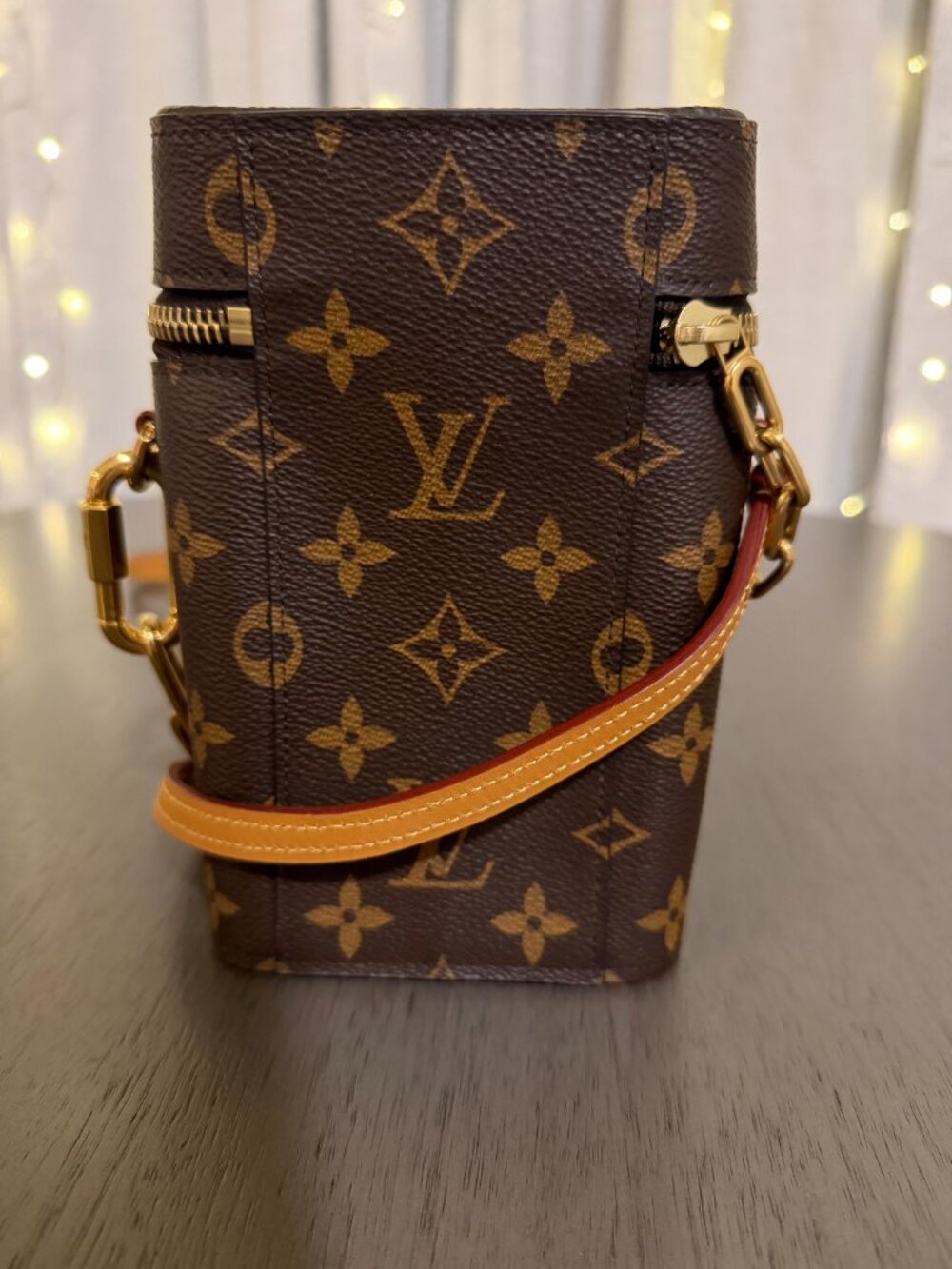 LV Phone Box - Picture 8 of 16